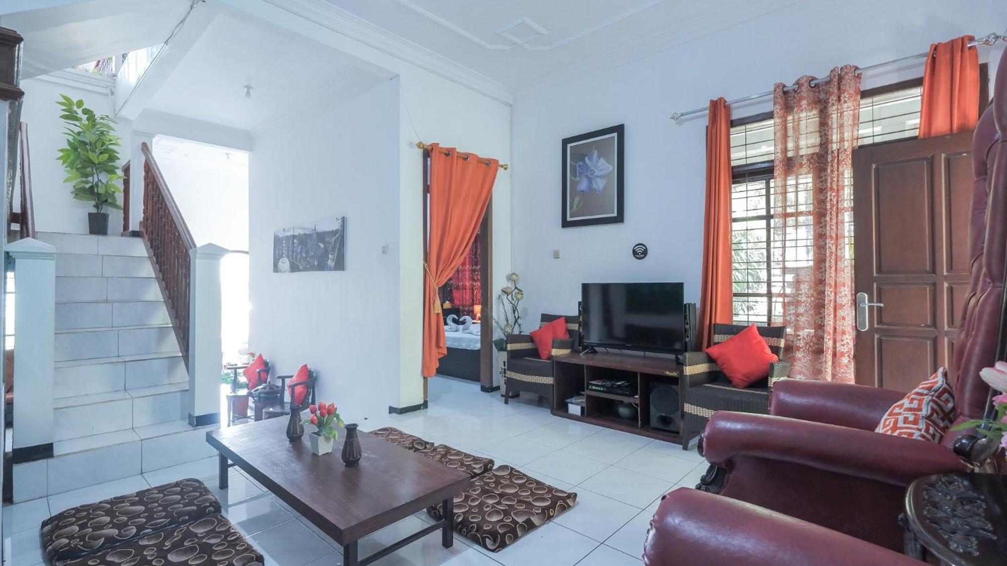 Villa Malang Puncak Buring Екстер'єр фото
